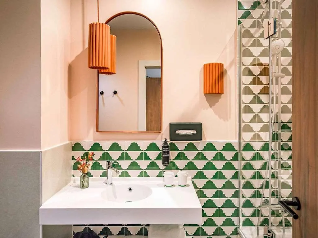 Ibis Styles Sevilla Santa Justa 3*, Seville